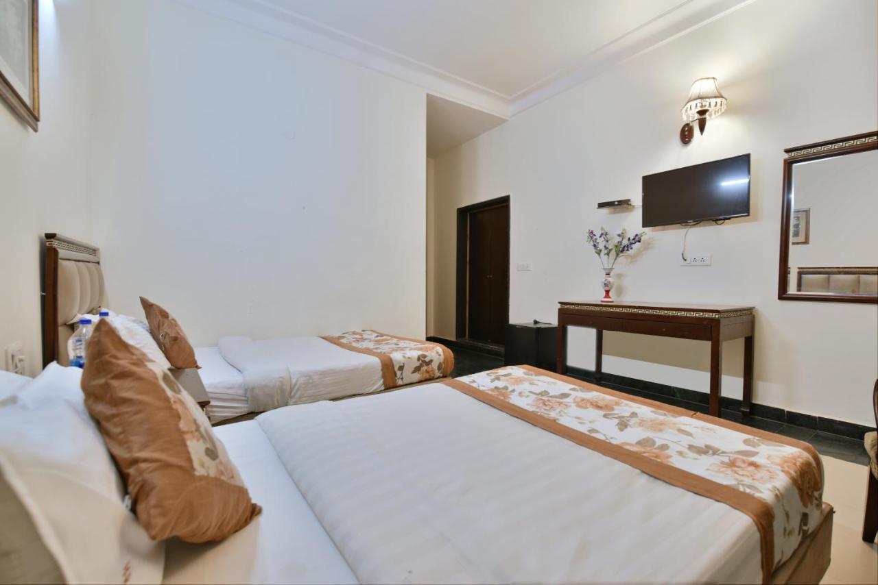 Hotel Revels By A1Rooms Neu-Delhi Exterior foto