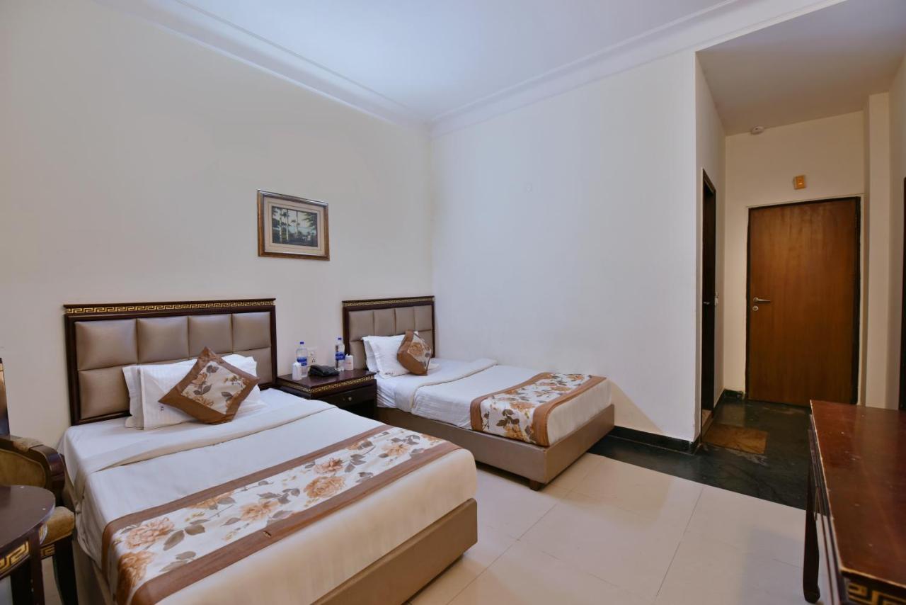 Hotel Revels By A1Rooms Neu-Delhi Exterior foto