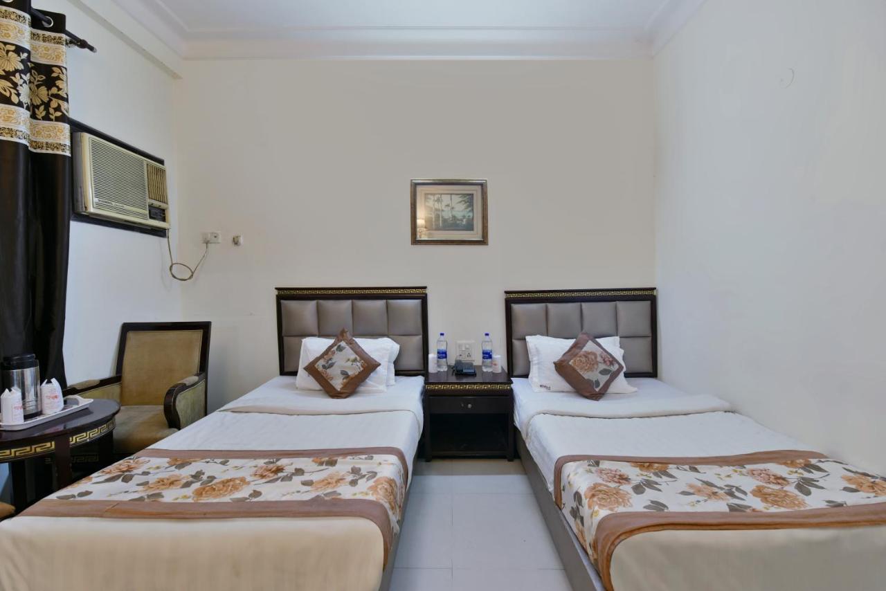 Hotel Revels By A1Rooms Neu-Delhi Exterior foto
