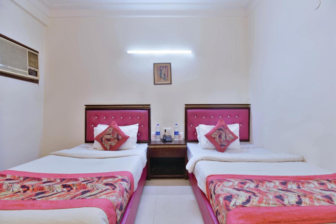 Hotel Revels By A1Rooms Neu-Delhi Exterior foto