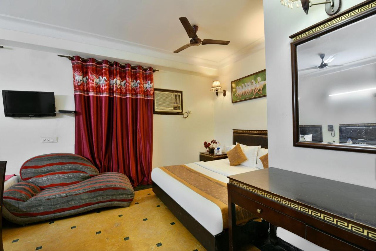 Hotel Revels By A1Rooms Neu-Delhi Exterior foto