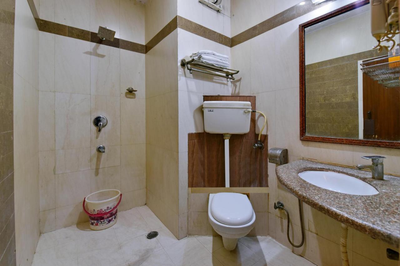 Hotel Revels By A1Rooms Neu-Delhi Exterior foto
